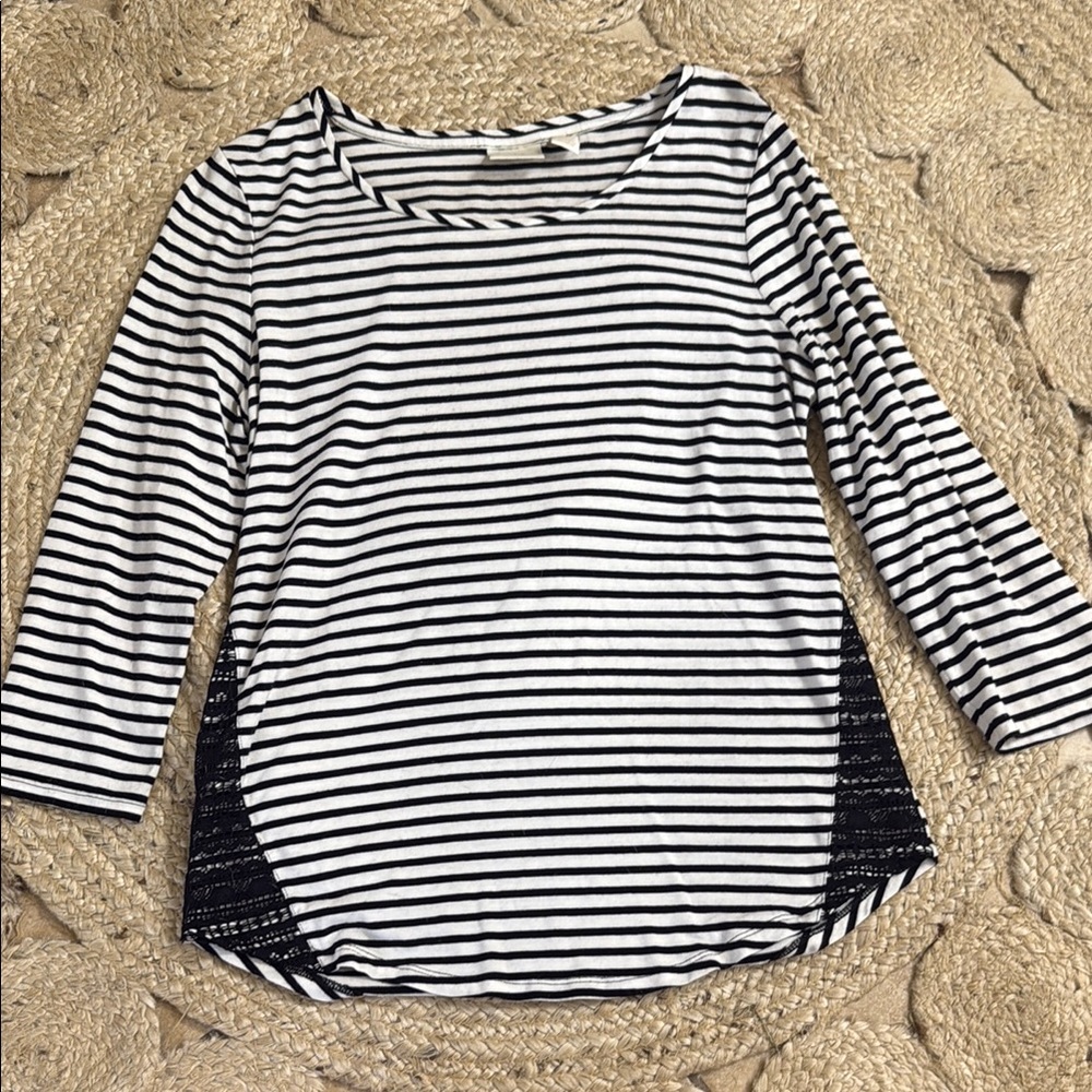 Chicos size 0 soft tee!